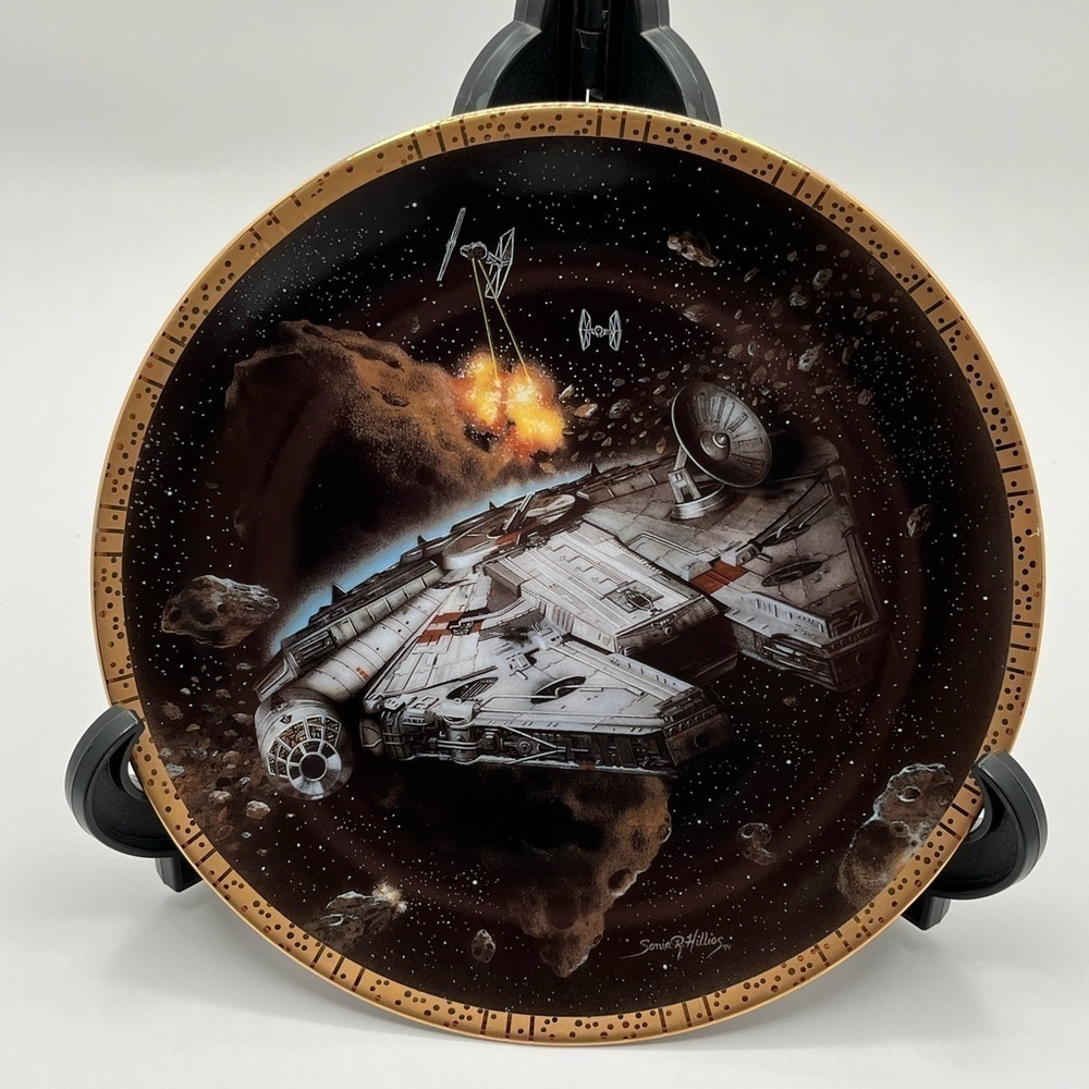 The Hamilton Collection-The Millennium Falcon from the Star Wars Space Vehicles